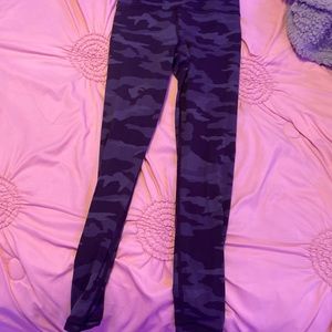 this super cute camo athleta leggings. they are 7/8 length.